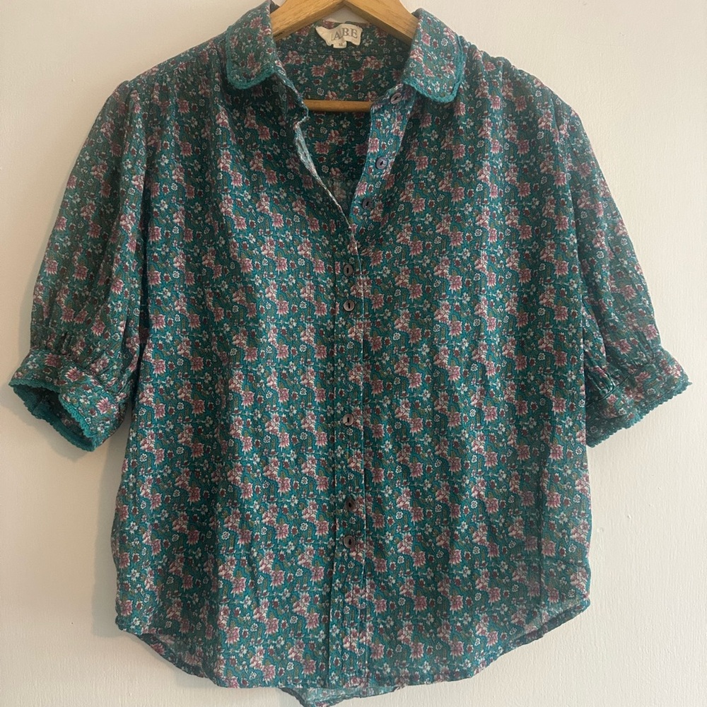 M.A.B.E. Green Floral Button-Up Shirt